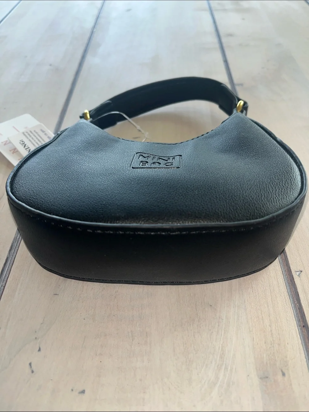 Unni compact black